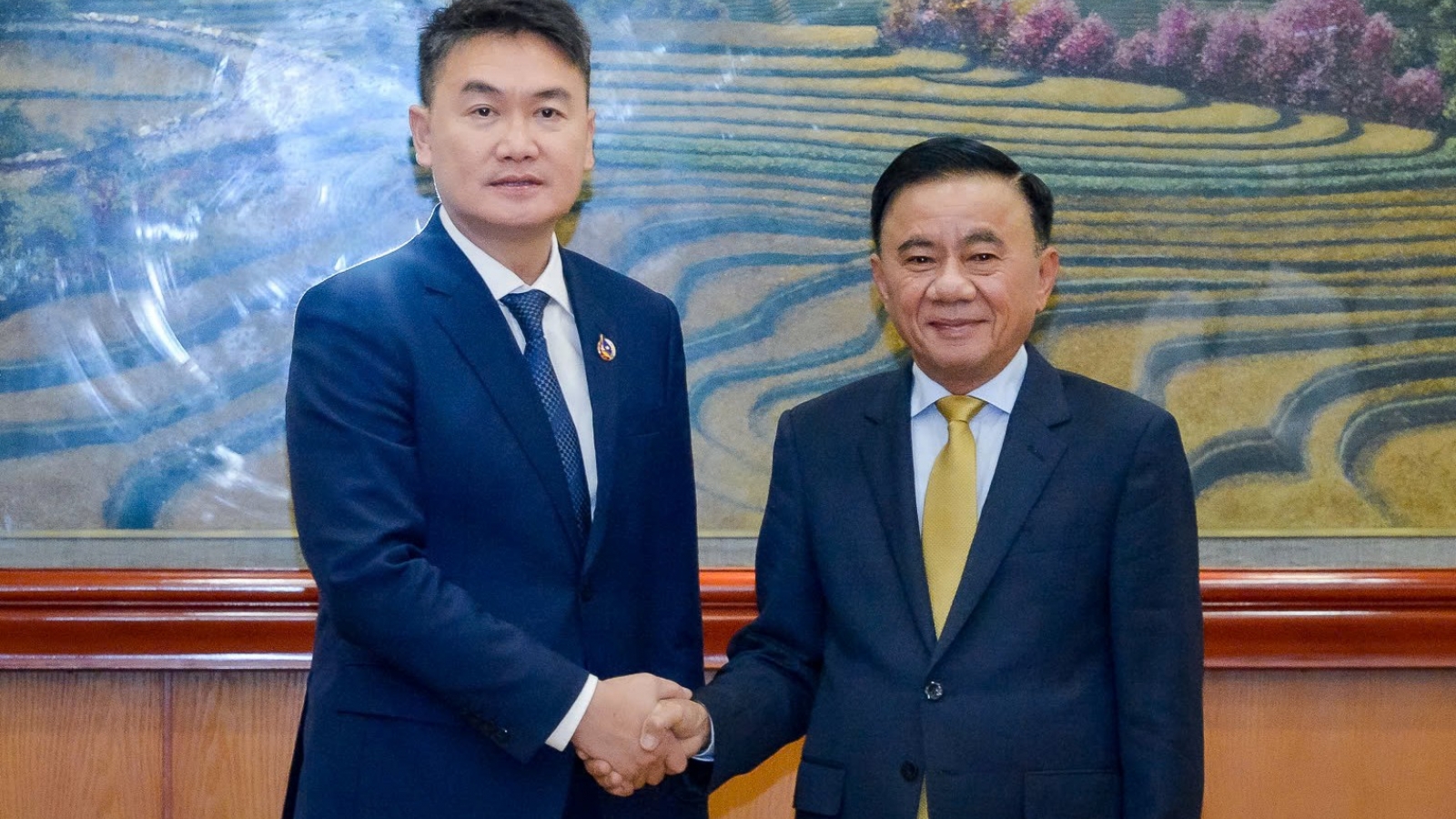 Đồng chí Trần Cẩm Tú tiếp đoàn TW Đoàn Thanh niên Nhân dân Cách mạng Lào