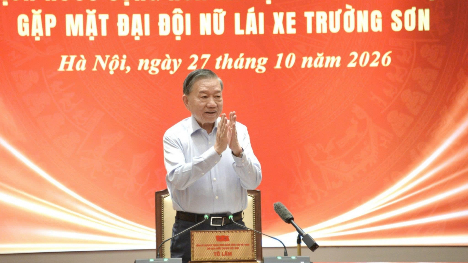 Tổng Bí thư, Chủ tịch nước Tô Lâm gặp mặt Đại đội nữ lái xe Trường Sơn