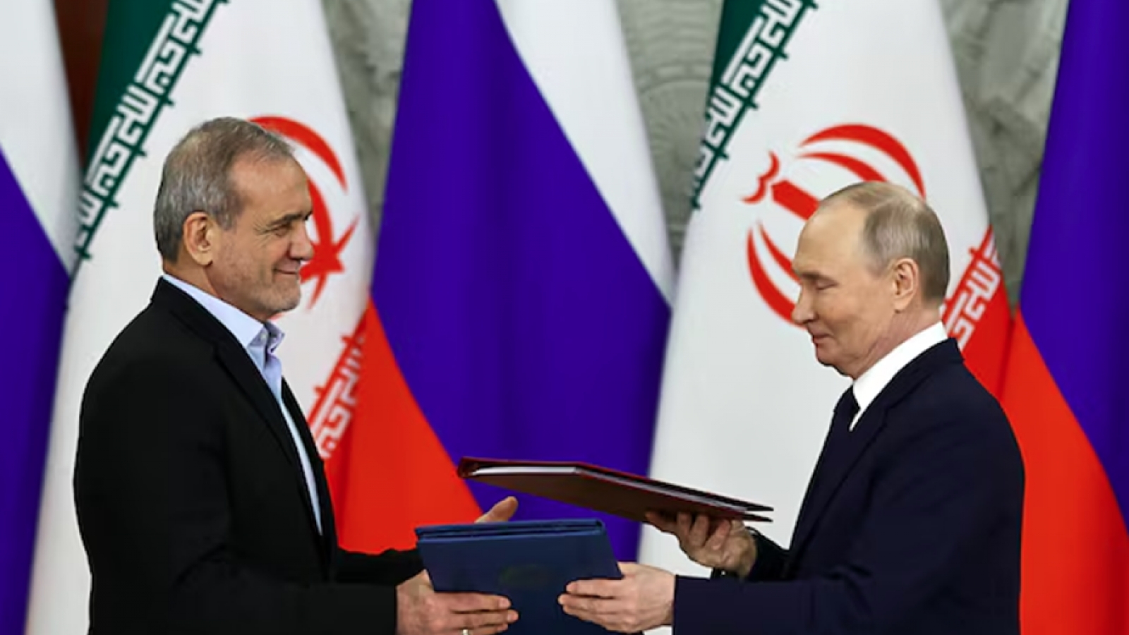 Nga - Iran thúc đẩy hợp tác, tìm giải pháp cho tình hình Trung Đông