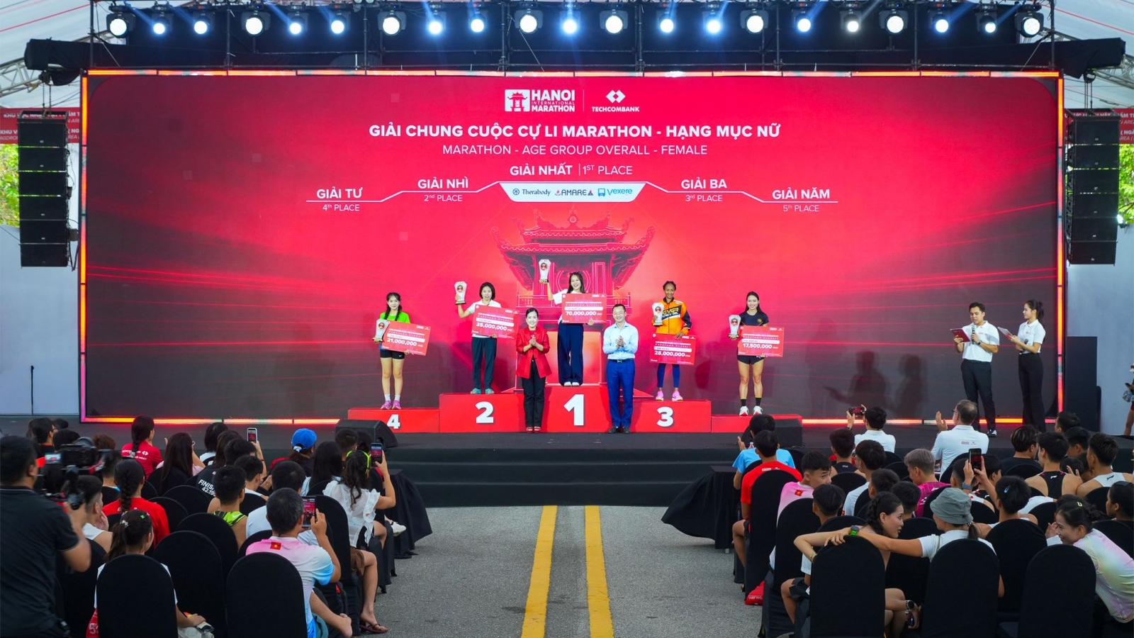 Bứt phá kỷ lục tại giải Marathon Quốc tế Hà Nội Techcombank Mùa thứ 5