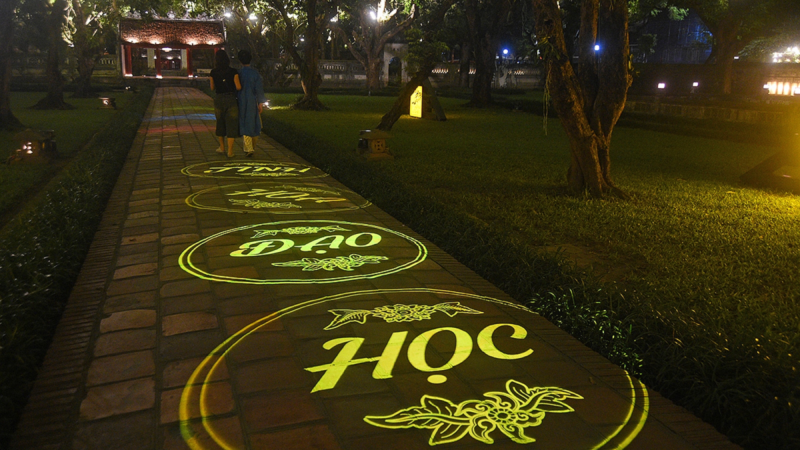 Tour đêm Văn Miếu – Quốc Tử Giám: “Đòn bẩy” phát triển kinh tế đêm Hà Nội