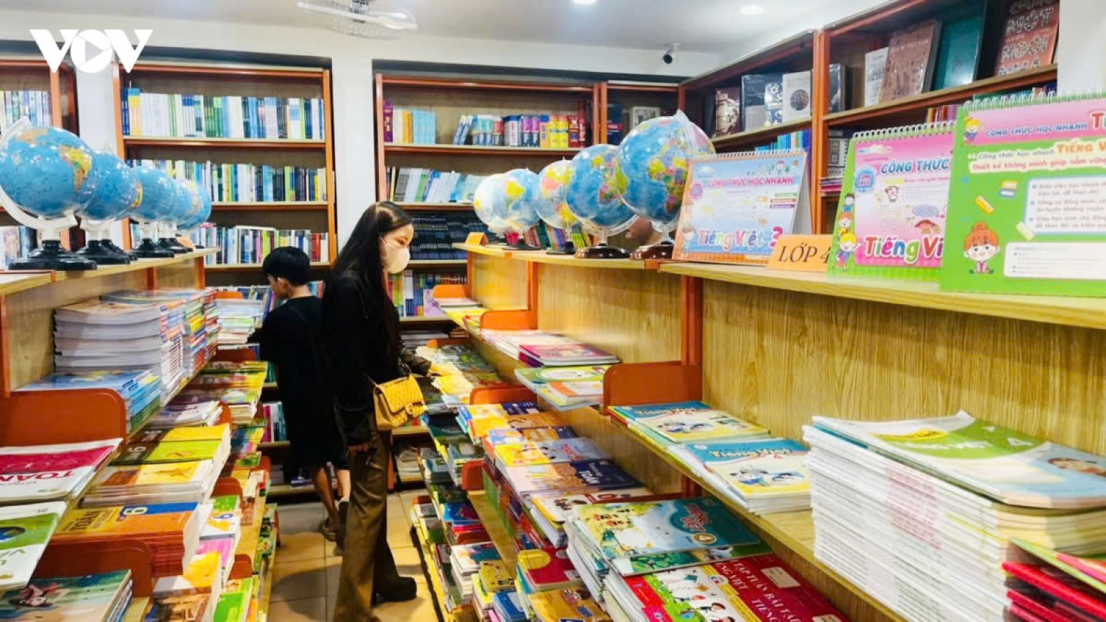 Vietnam to develop new unified textbook set for all grades from 2028-2029
