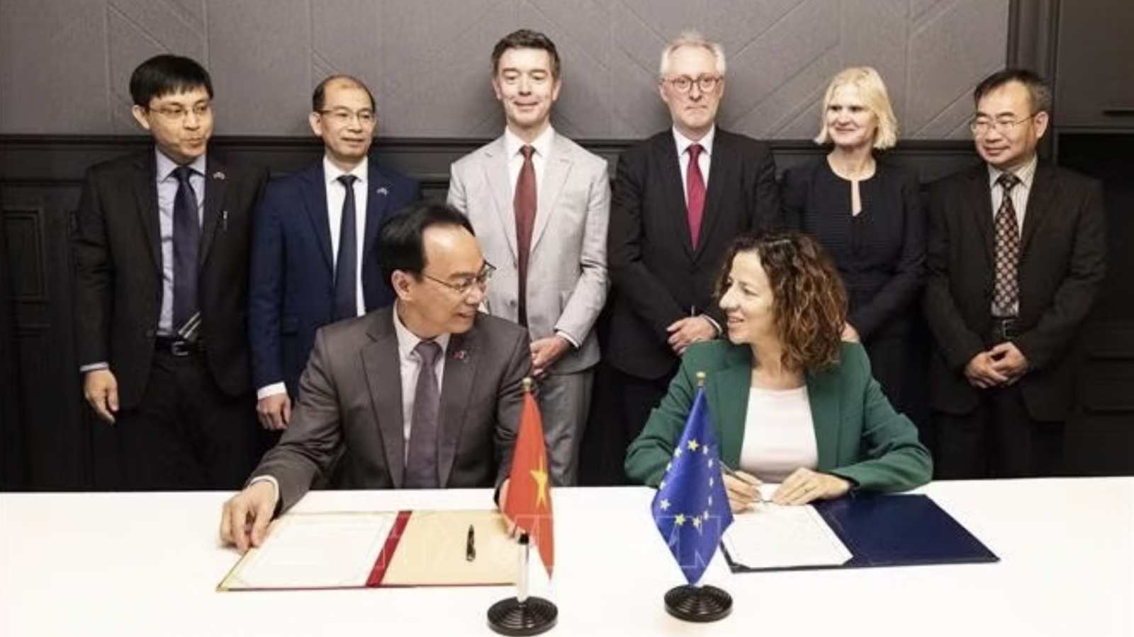 Vietnam, EU sign Letter of Intent on education, training cooperation