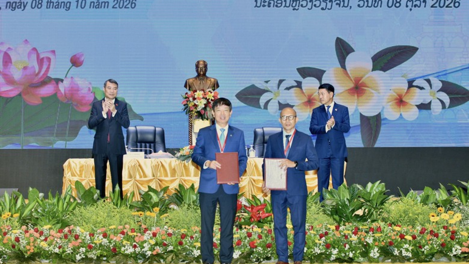 Vietnam Airlines ký hai thỏa thuận mới, thúc đẩy du lịch Việt Nam-Lào-Campuchia