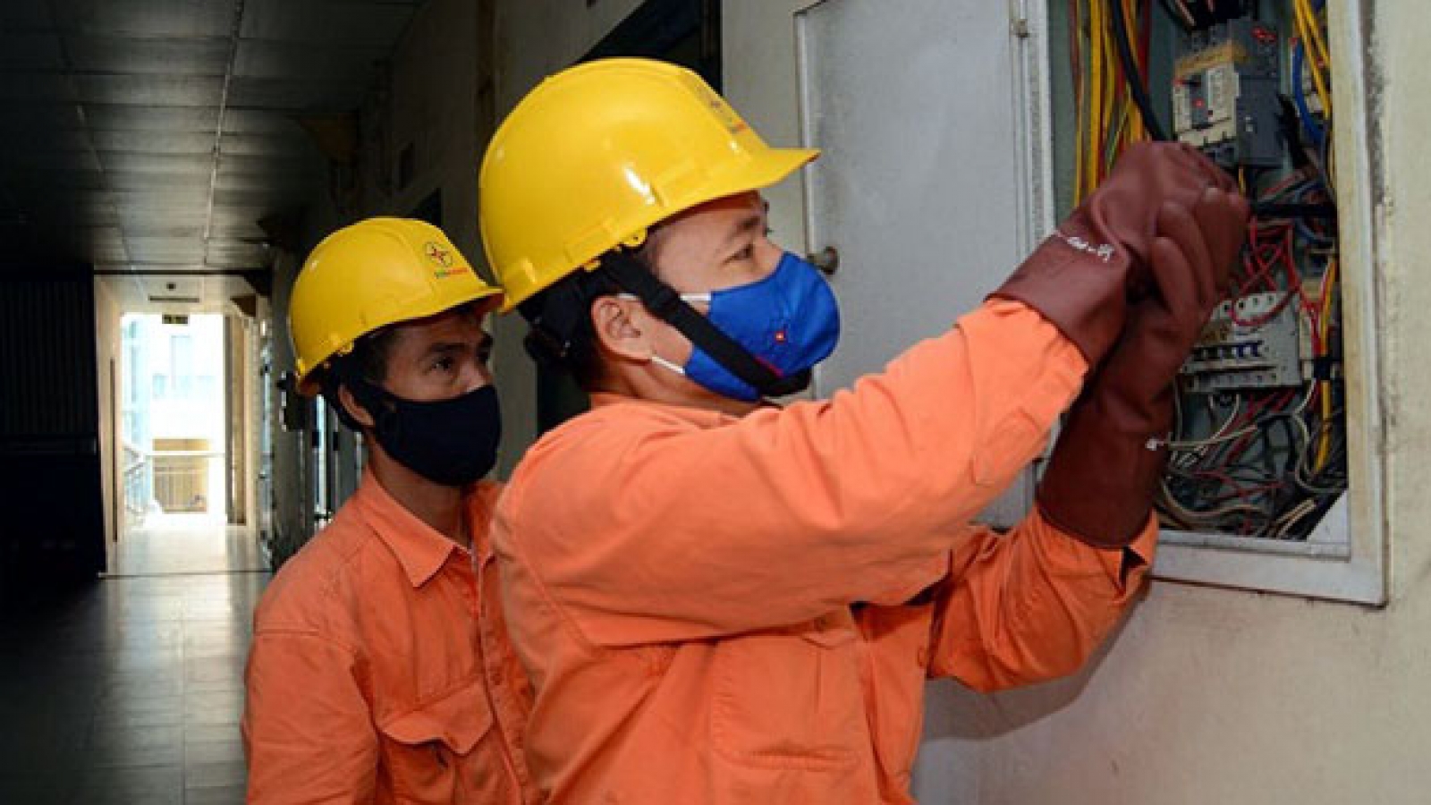 Giá điện sinh hoạt vẫn theo biểu giá bậc thang, chưa tính theo khung giờ