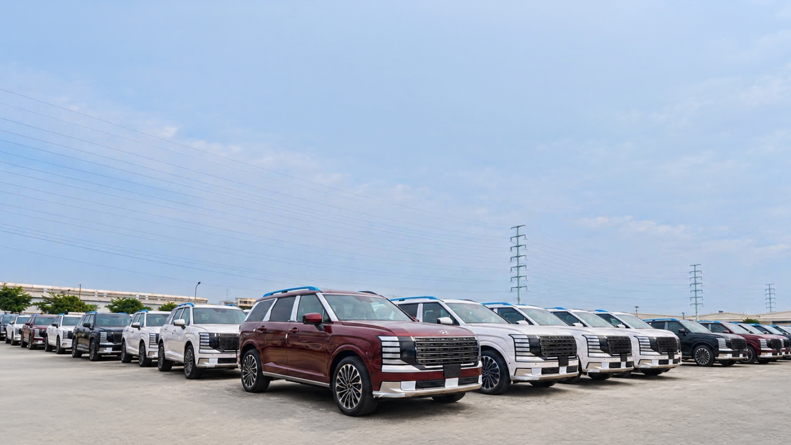 Hyundai Palisade Hybrid bắt đầu bàn giao tại Việt Nam, giá từ 1,499 tỷ đồng