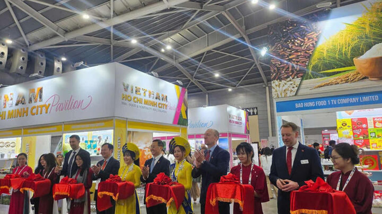 Vietnam-Singapore bilateral trade surpasses 2025 total in nine months