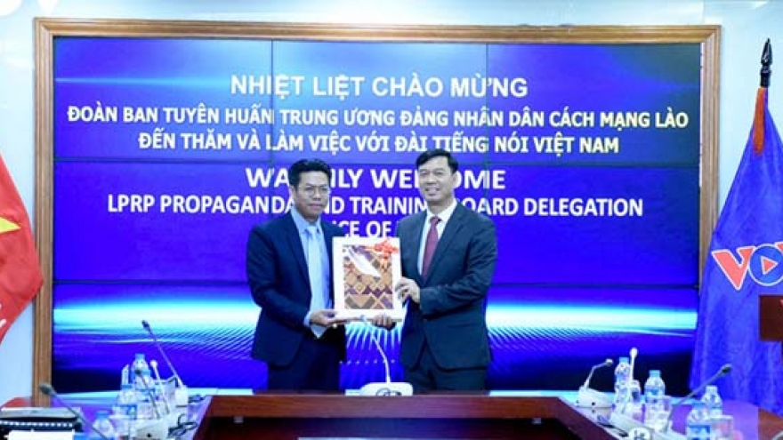 Đoàn Ban Tuyên huấn Trung ương Lào thăm và tìm hiểu hoạt động của VOV