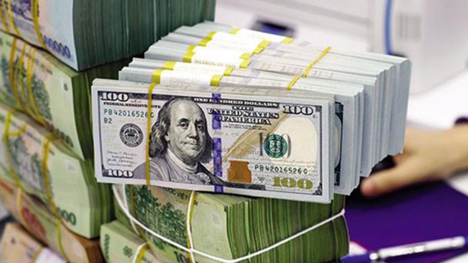 Đề xuất giữ nguyên lãi suất 0% với tiền gửi bằng USD