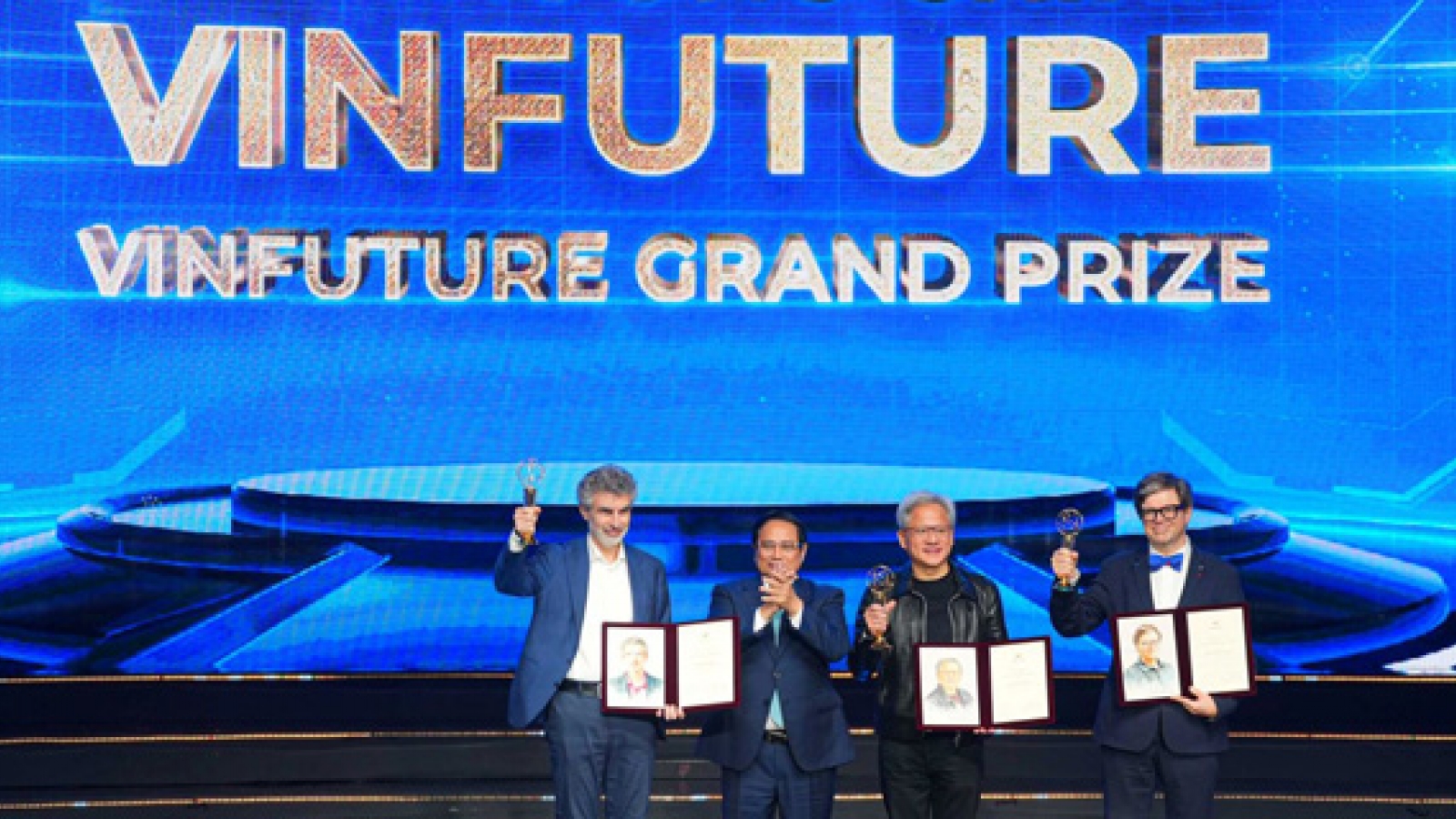 Hành trình của những chủ nhân Giải thưởng VinFuture 2024