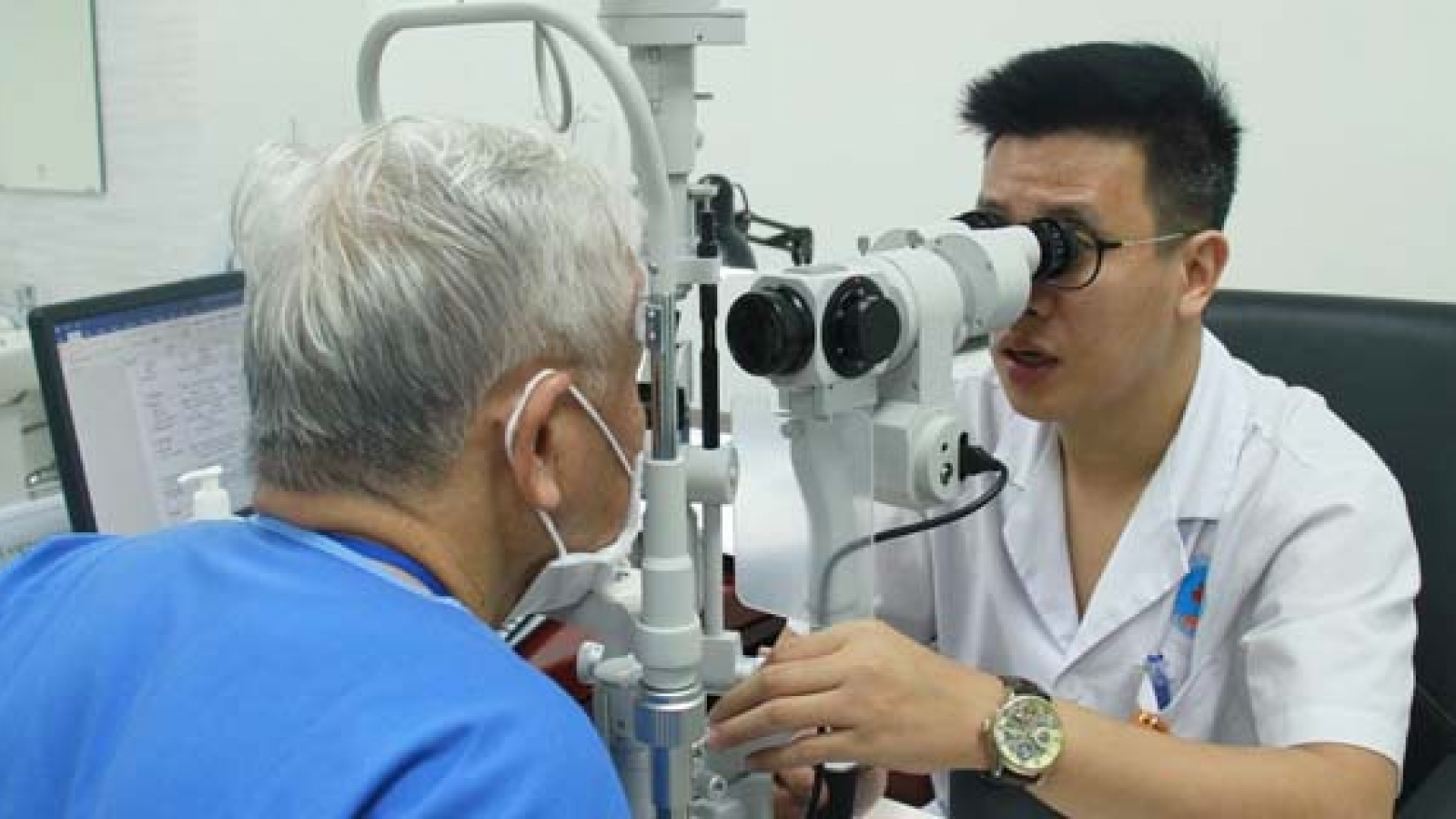 Bảo vệ sức khỏe người dân sau bão lũ