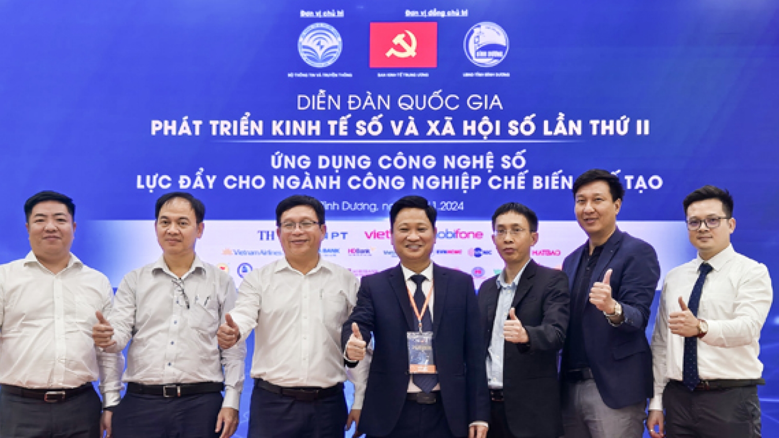 EVNHCMC nâng cao năng suất lao động nhờ phát triển lưới điện thông minh và CĐS