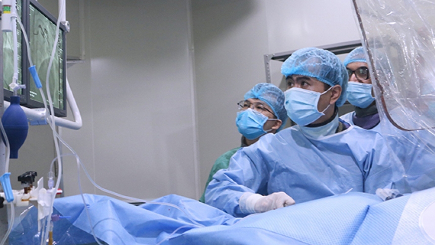 Bệnh viện Việt Nam - Thụy Điển Uông Bí: Trao bệnh nhân sức khỏe và niềm tin