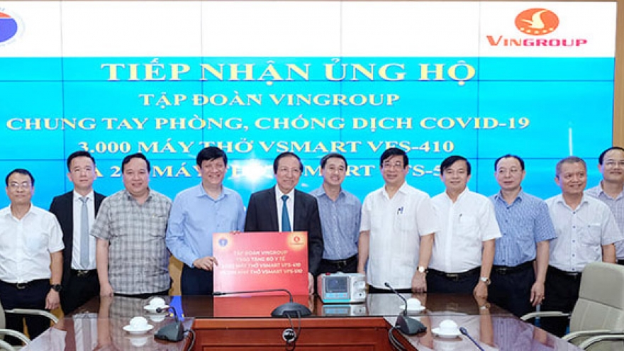 Bộ Y tế tiếp nhận ủng hộ của tập đoàn Vingroup và CTCP Sữa Vitadairy Việt Nam