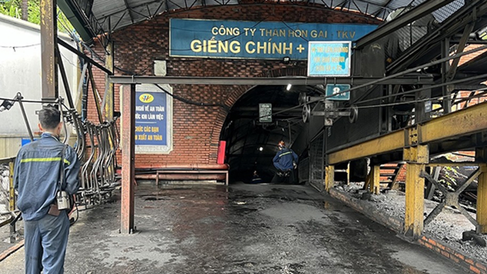 Liên tiếp xảy ra tai nạn lao động ở ngành than: Trách nhiệm thuộc về ai?