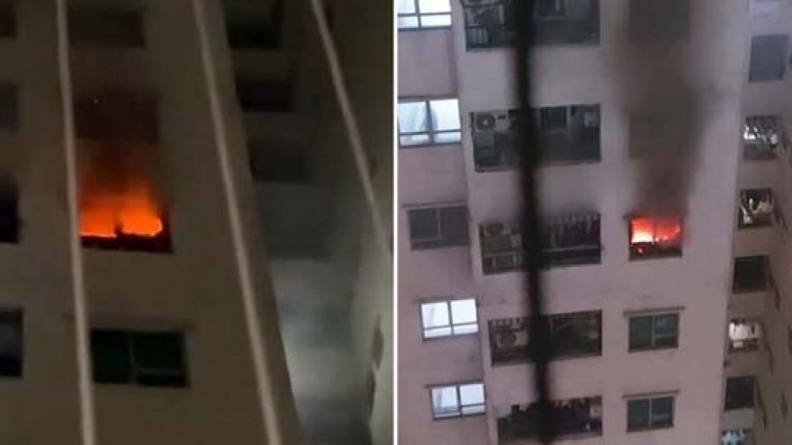 Cháy căn hộ tại chung cư HH Linh Đàm, hàng trăm người hốt hoảng tháo chạy trong đêm