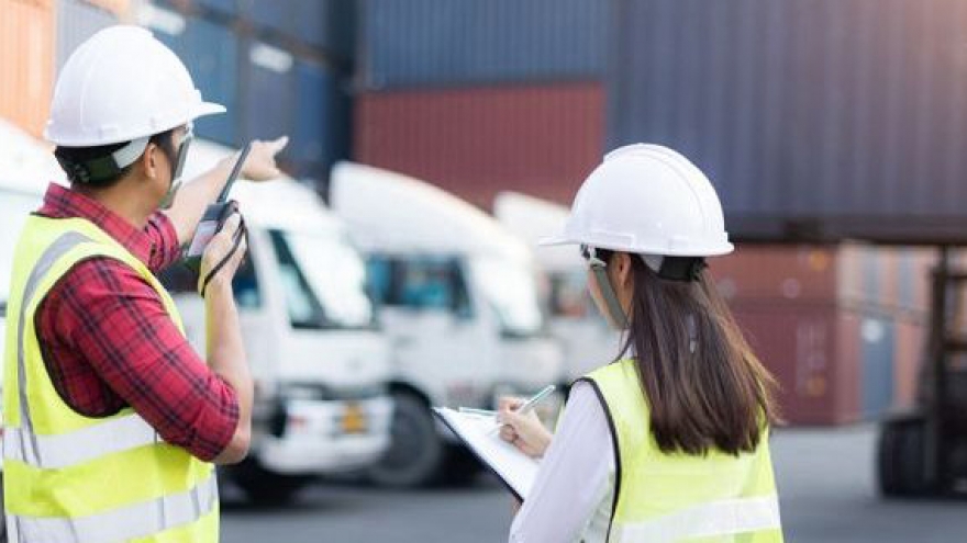 Giải bài toán nhân lực cho ngành logistics