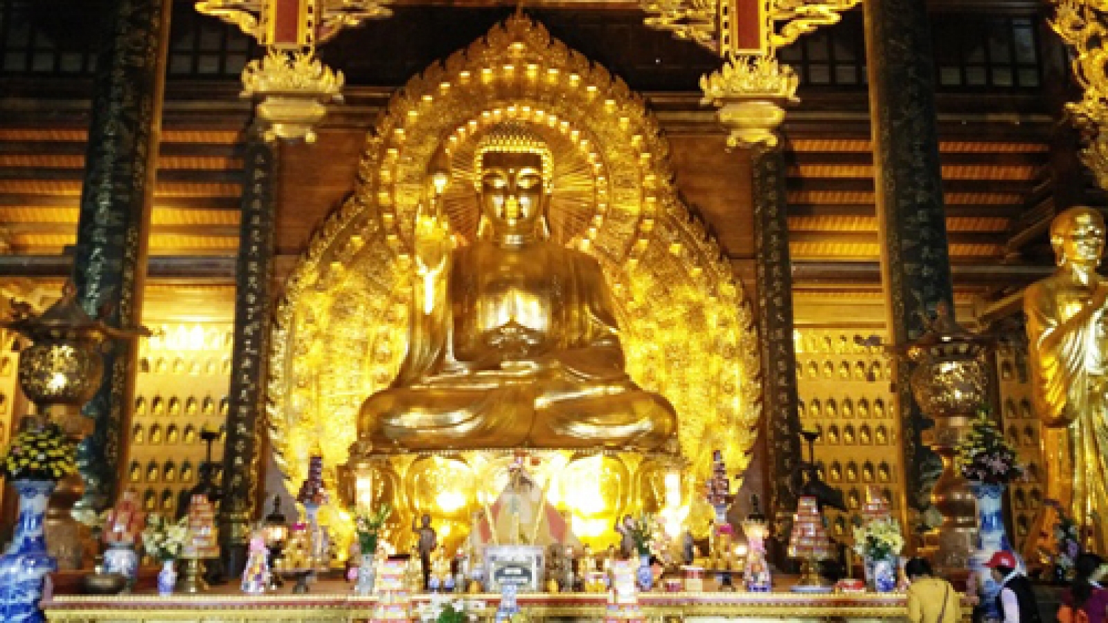 Bai Dinh, the biggest pagoda in Vietnam