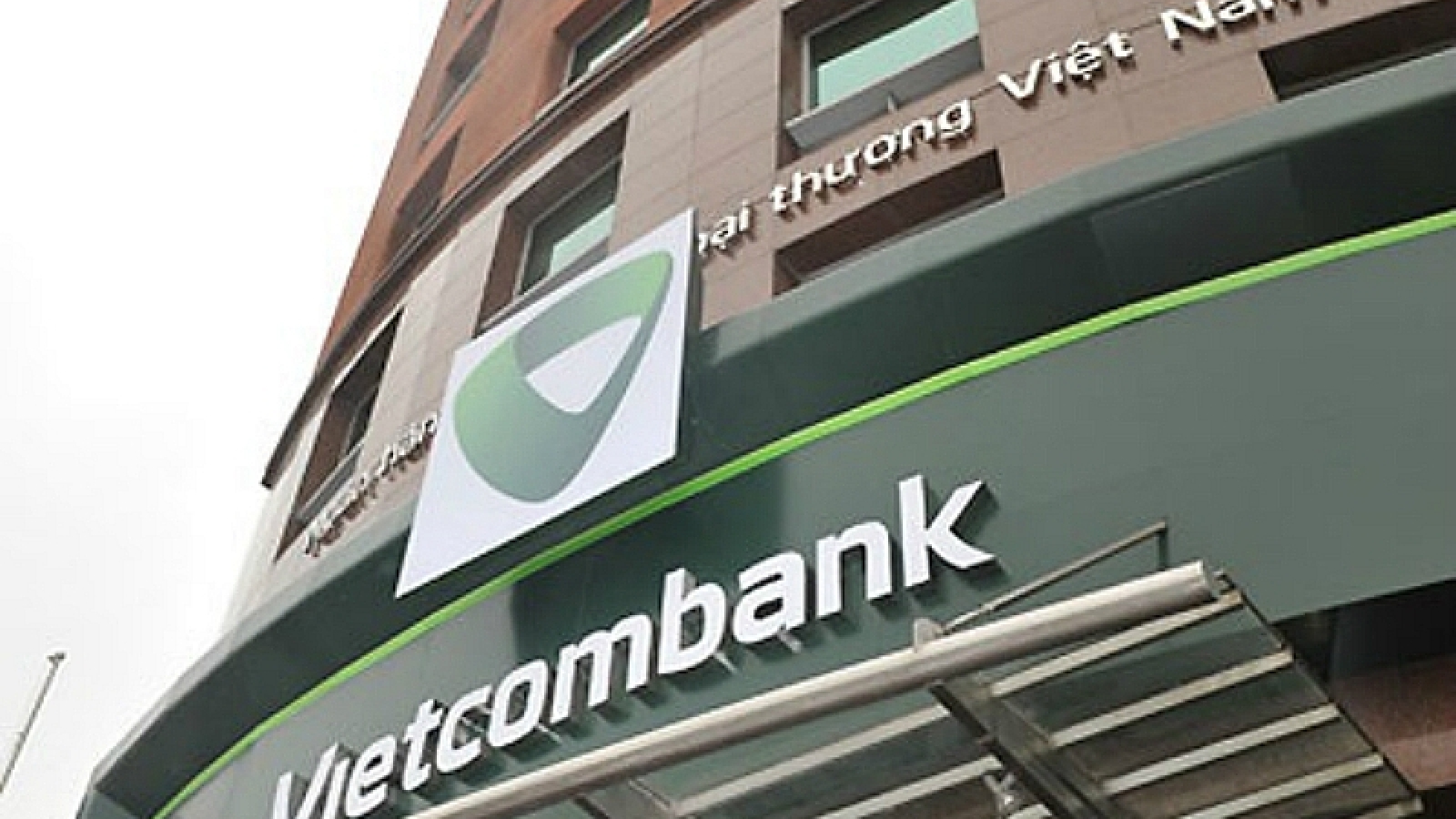 Vietcombank sell-down sends national airline crashing