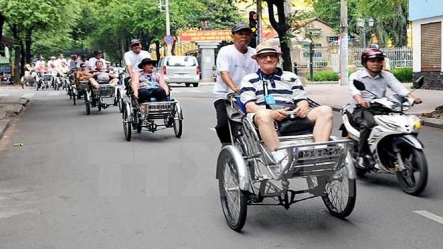 
        Vietnam offers two visa options for US visitors
                              