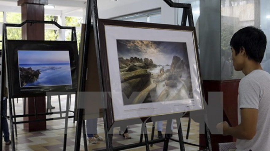 Photo exhibition on Vietnamese heritage sites opens in Danang