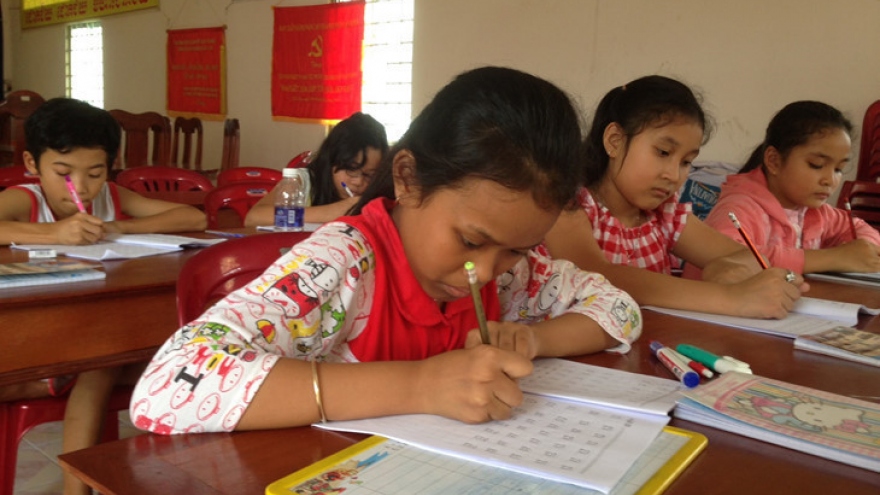 Khmer language classes in Can Tho city