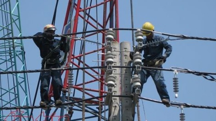 South Saigon-District 8 220kV transmission line due for completion in October