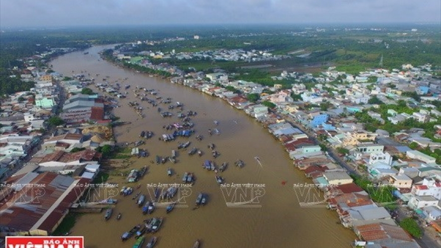 Can Tho succeeds in 2016 socio-economic development