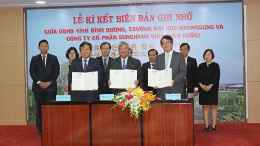 RoK partners help southern provinces with personnel training