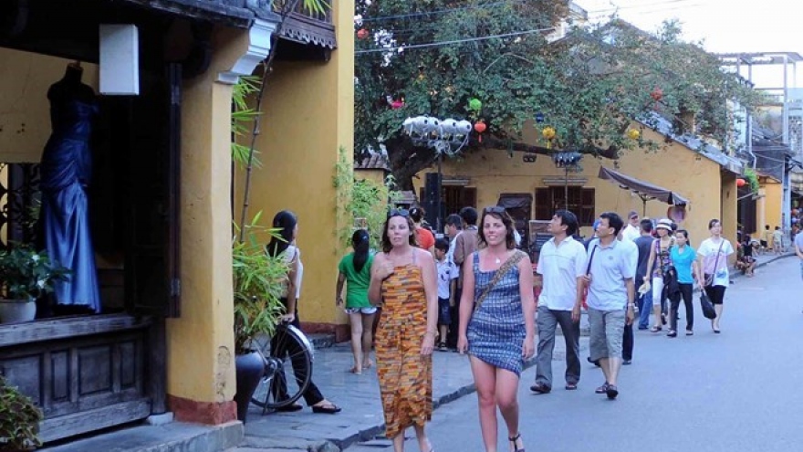 Ancient Hoi An city opens more streets for pedestrians