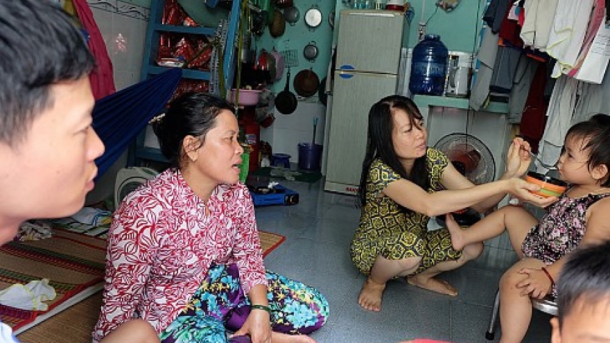 Vietnamese workers wrestling with insufficient minimum wage