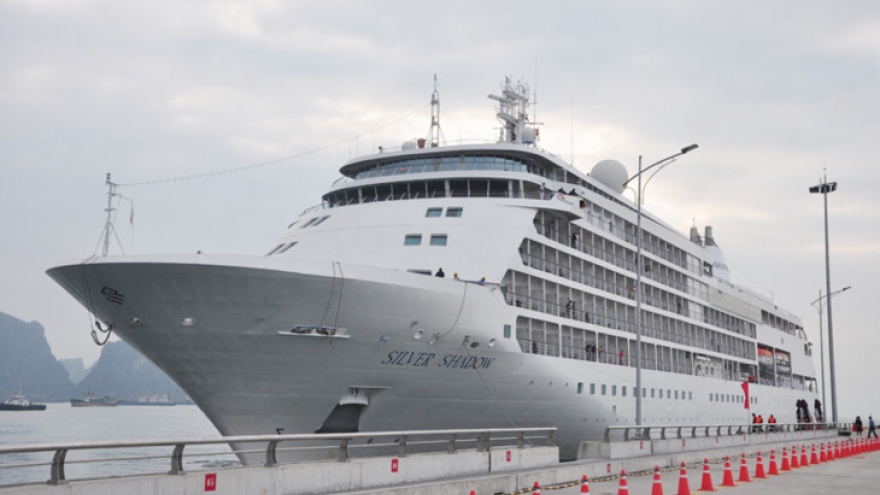 Quang Ninh province greets first 6-star cruise ship in Year of the Pig