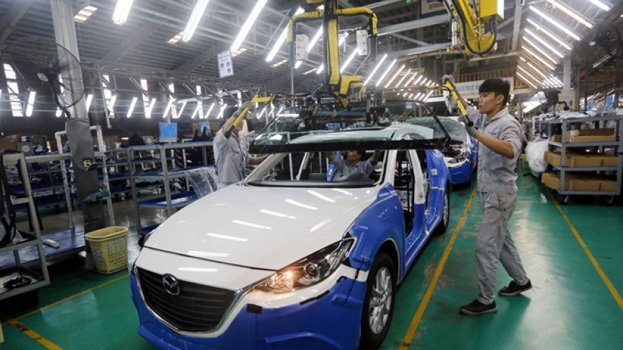 Auto firms ask to lower component import taxes