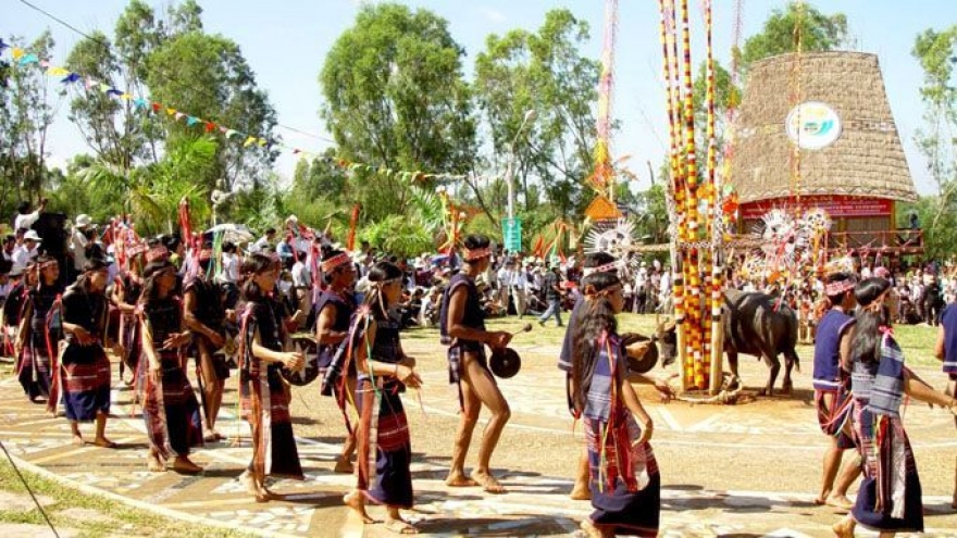 The Stieng wedding custom of “repaying duty”