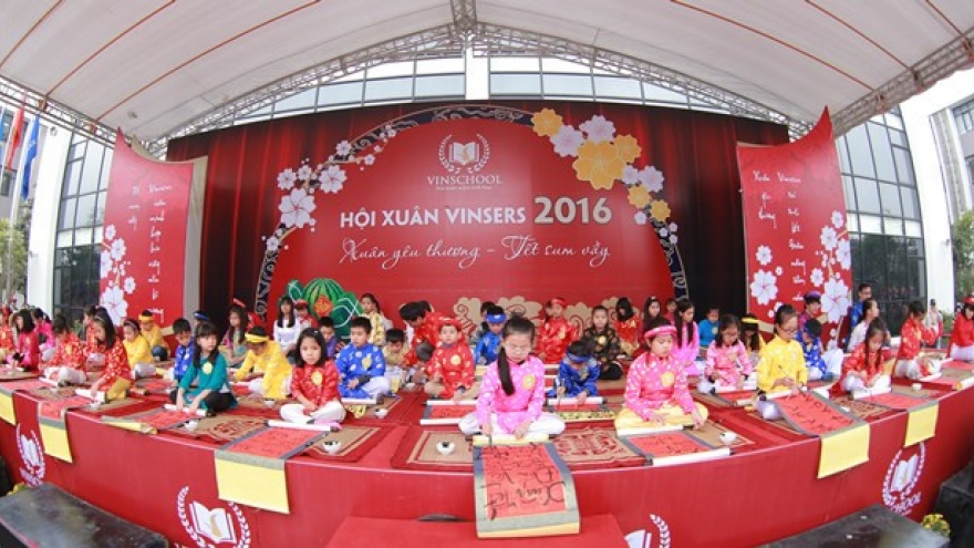 Vinschool spring festival sees more foreign students