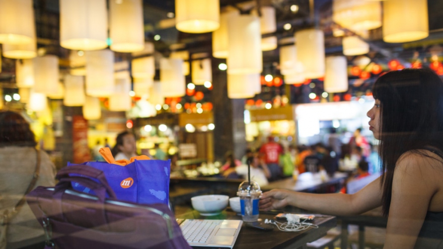 In photos: Saigon underground market 