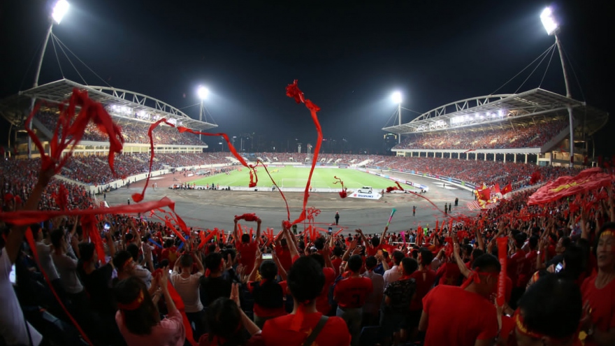 Football fans packed into My Dinh Stadium for AFF Cup 2018