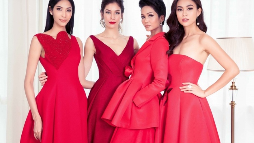 Vietnamese beauties charm in luscious Do Manh Cuong designs