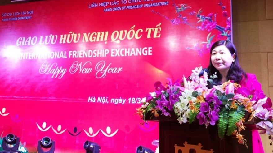 Foreign diplomats join friendship spring tour in Hanoi