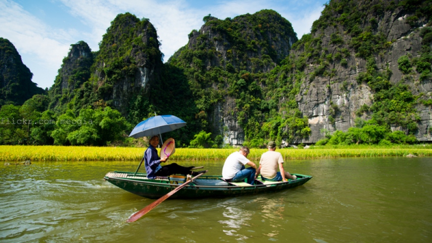 Vietnam extends e-visa policy for foreign tourists until 2021