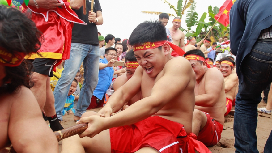 In pictures: Vietnam hosts biggest tug of war