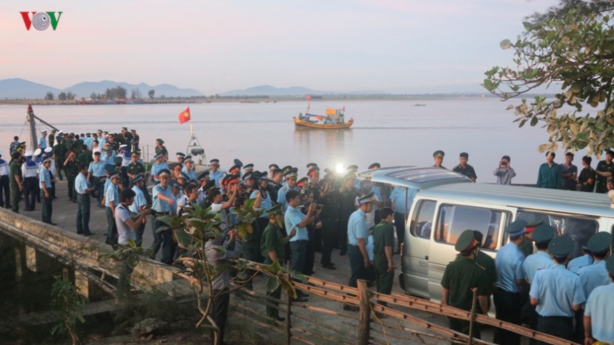 
        SU-30 pilot begins final journey home 
                          
                      