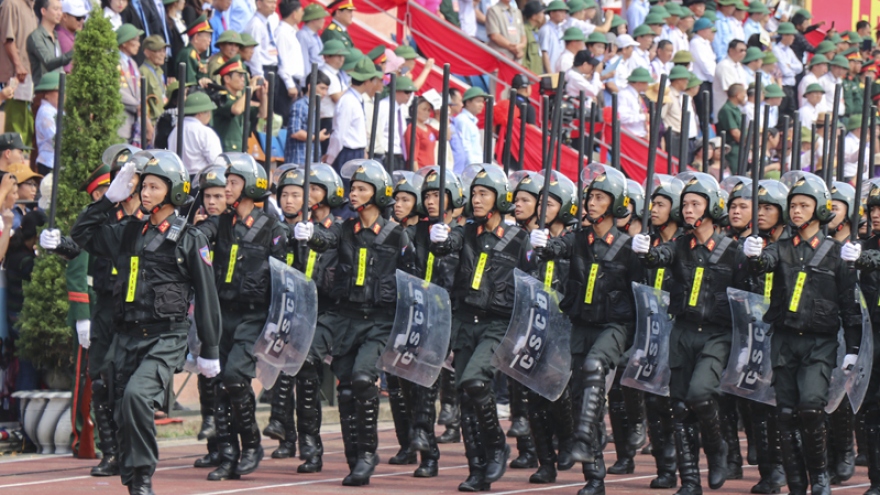 Grand parade marks 65th anniversary of Dien Bien Phu victory