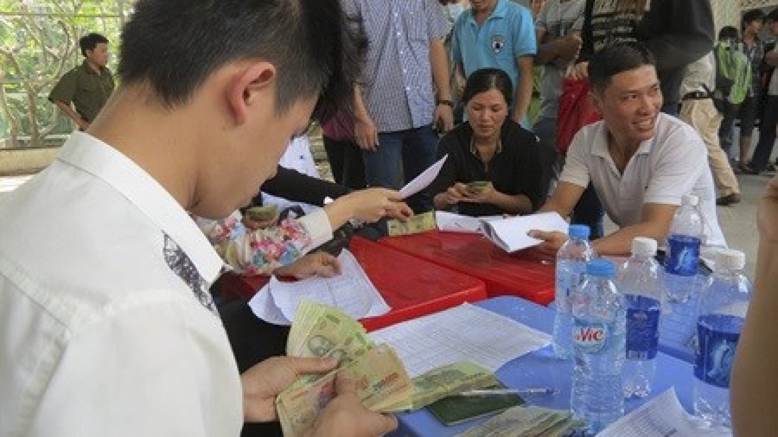 HCM City: 2016 Tet bonuses expected to be higher