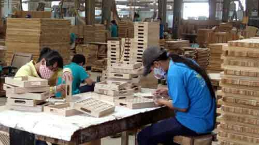 Chinese furniture firms move to Vietnam to avoid US tariffs