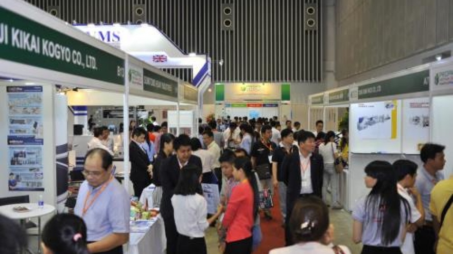 Support industry trade fairs kick off in HCM City
