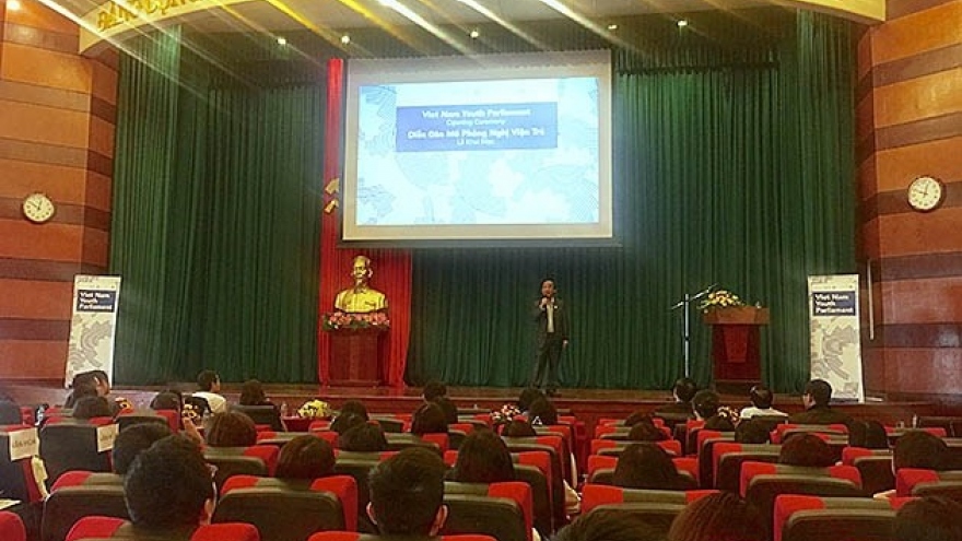 Mock youth parliament promotes youngsters’ role in lawmaking process