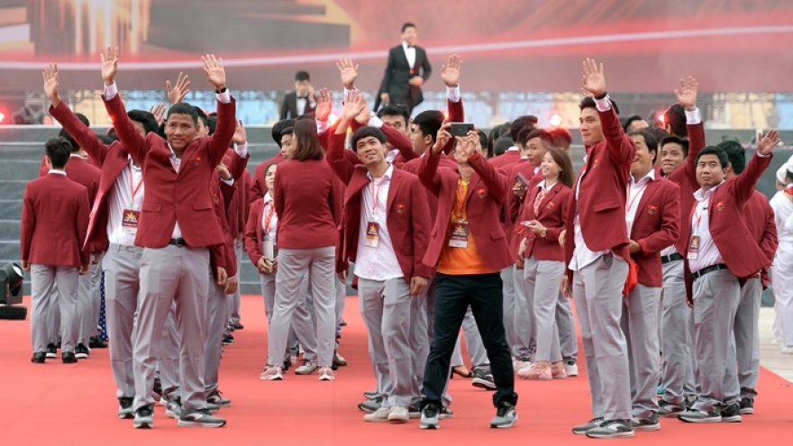 Vietnamese football stars honored at grand ceremony