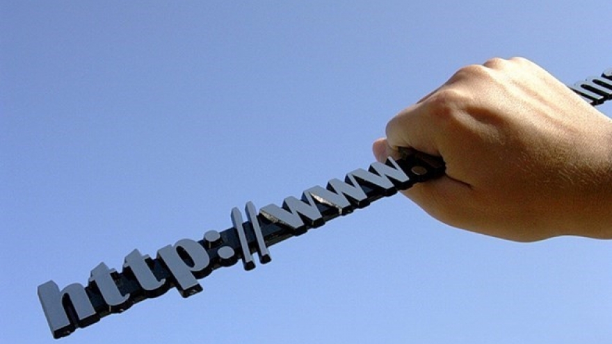 Domain name registrars join domain name market