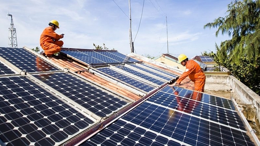 
        Sunseap solar farm to be kicked off in mid-2018
                              